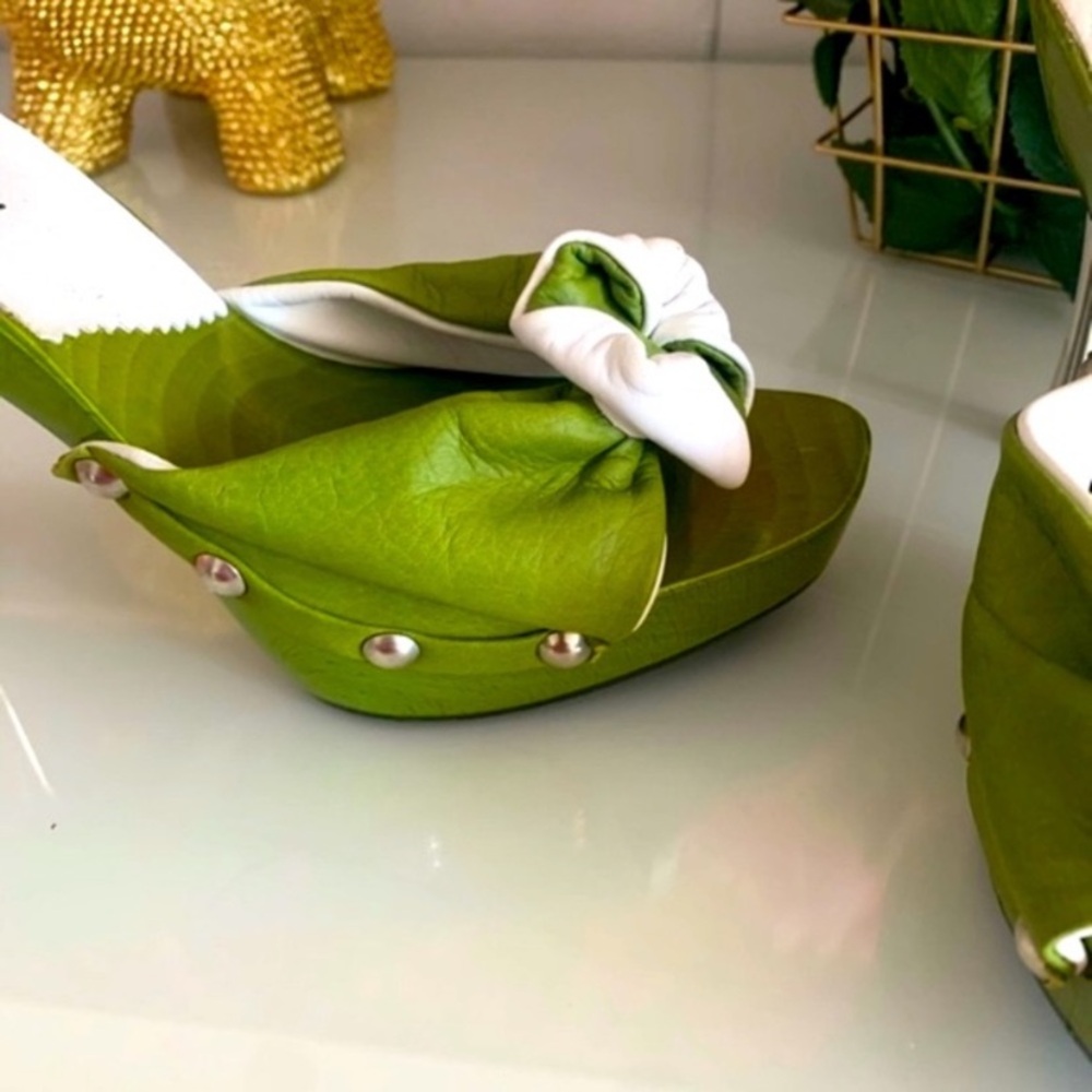 RENATO ANGI Green Butter Soft Leather 4' Metal Stilettos - Picture 5 of 10